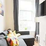 Cosy 2Bed Apartment Super Location