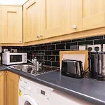 Cosy 2Bed Apartment Super Location