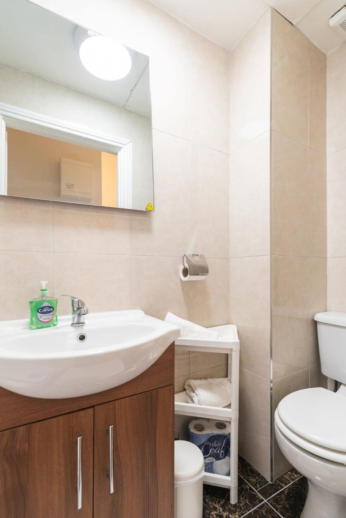 Cosy 2bed Super Location Apartment *