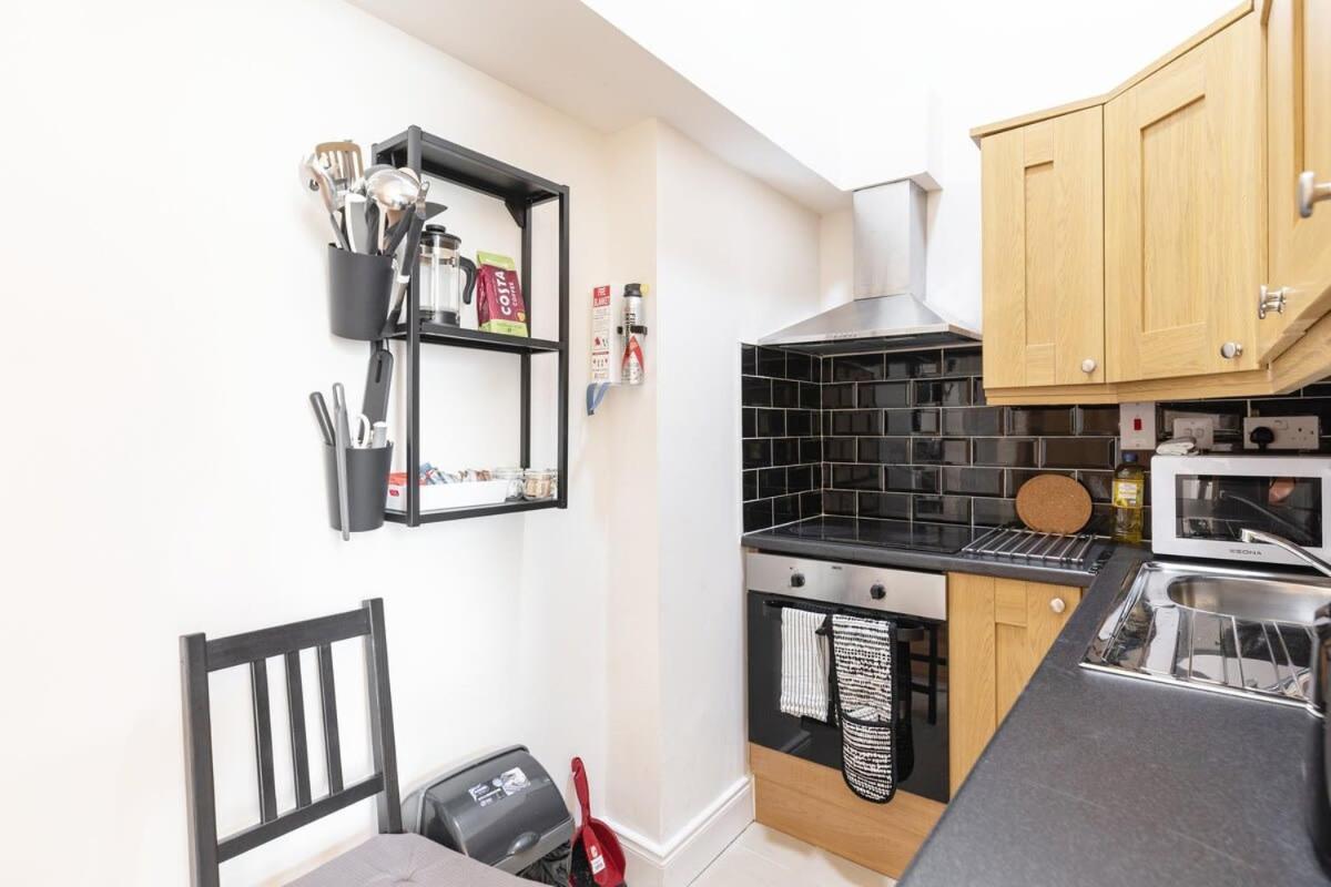 Cosy 2bed Super Location *