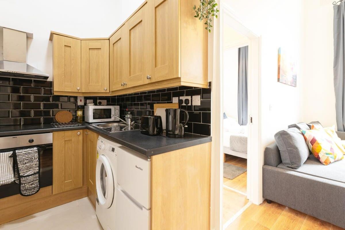 Cosy 2bed Super Location Apartment *